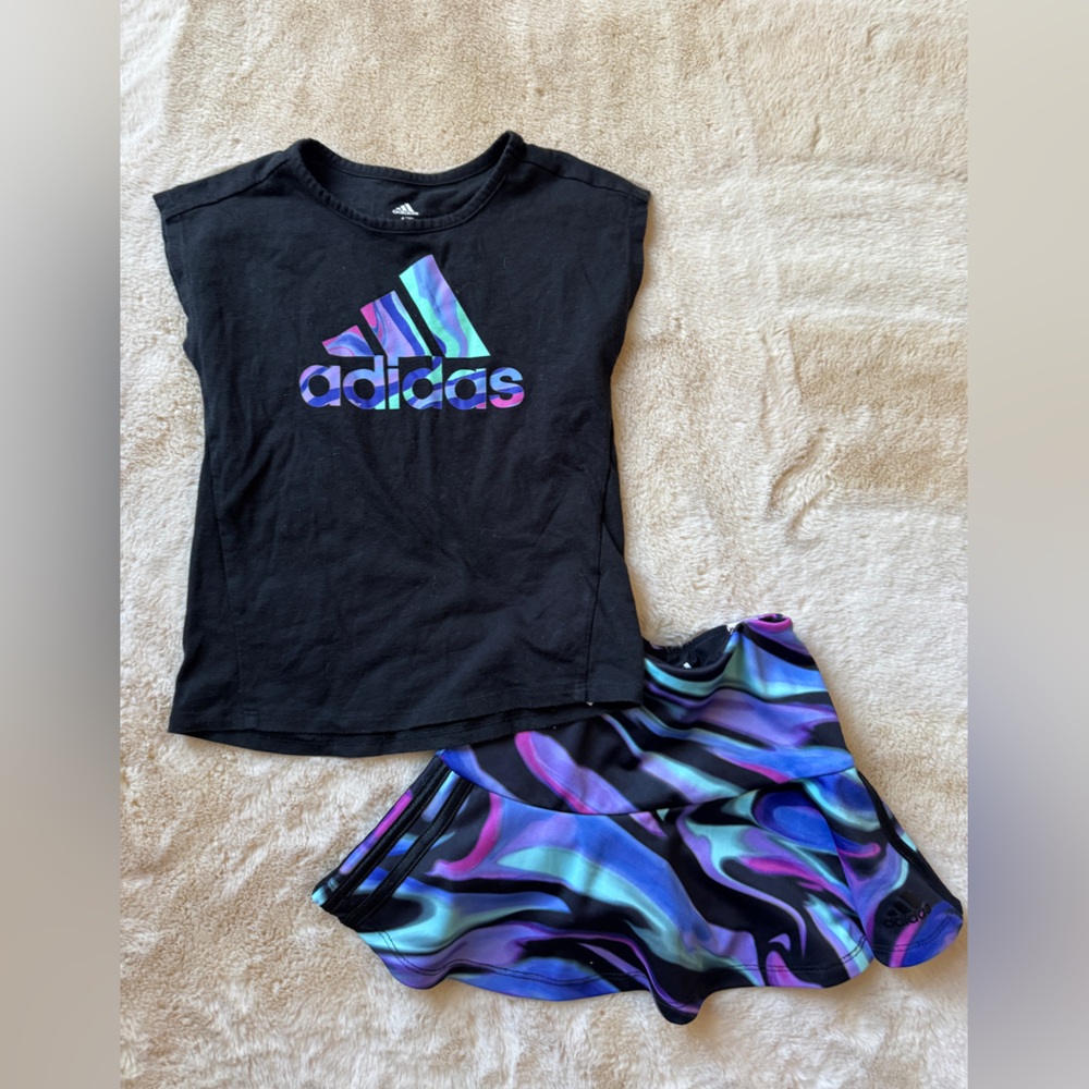 4T Adidas 2 piece set.